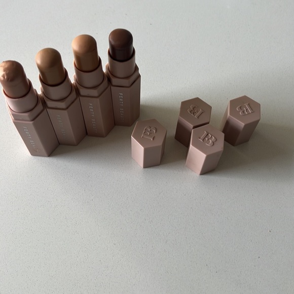FENTY BEAUTY by Rihanna
Match Stix Trio + Contour 4 x 0.25 oz/ 7.10 g - Picture 3 of 4